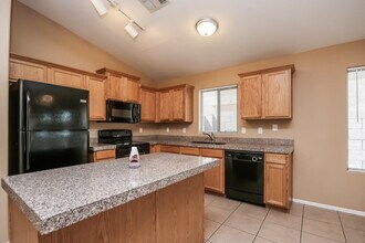 7814 S 72nd Ln in Phoenix, AZ - Building Photo - Building Photo