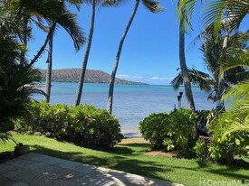 115B Maunalua Ave in Honolulu, HI - Building Photo