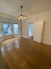 Villa Jene Apartments in Portland, OR - Foto de edificio - Building Photo