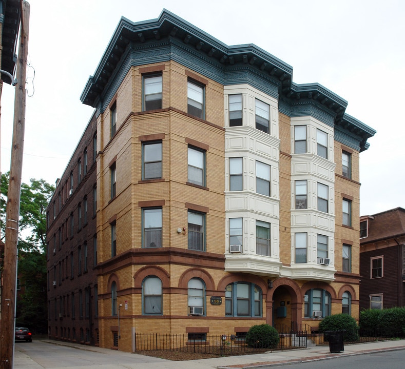 Belvoir in Springfield, MA - Foto de edificio