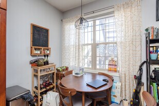 1357 N Artesian Ave, Unit 2 in Chicago, IL - Building Photo
