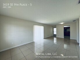 3619 SE 9th Pl, Unit 5 in Cape Coral, FL - Building Photo
