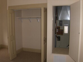 2215 Market St, Unit 2215 Market St. in Wheeling, WV - Foto de edificio - Building Photo