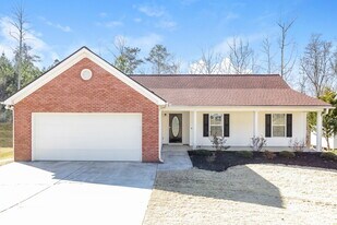 309 Johnny Ln in Dallas, GA - Building Photo