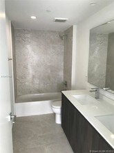 488 NE 18th St-Unit -4800 in Miami, FL - Building Photo - Building Photo