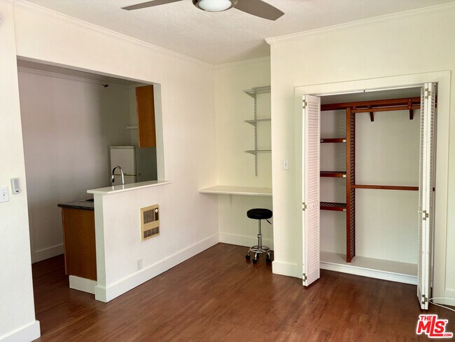 1735 N Gramercy Pl in Los Angeles, CA - Building Photo - Building Photo