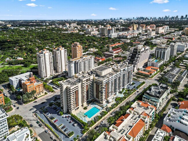 600 Biltmore Way in Coral Gables, FL - Building Photo - Building Photo