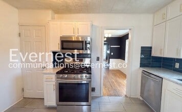 5513 Reeds Rd in Mission, KS - Building Photo - Building Photo