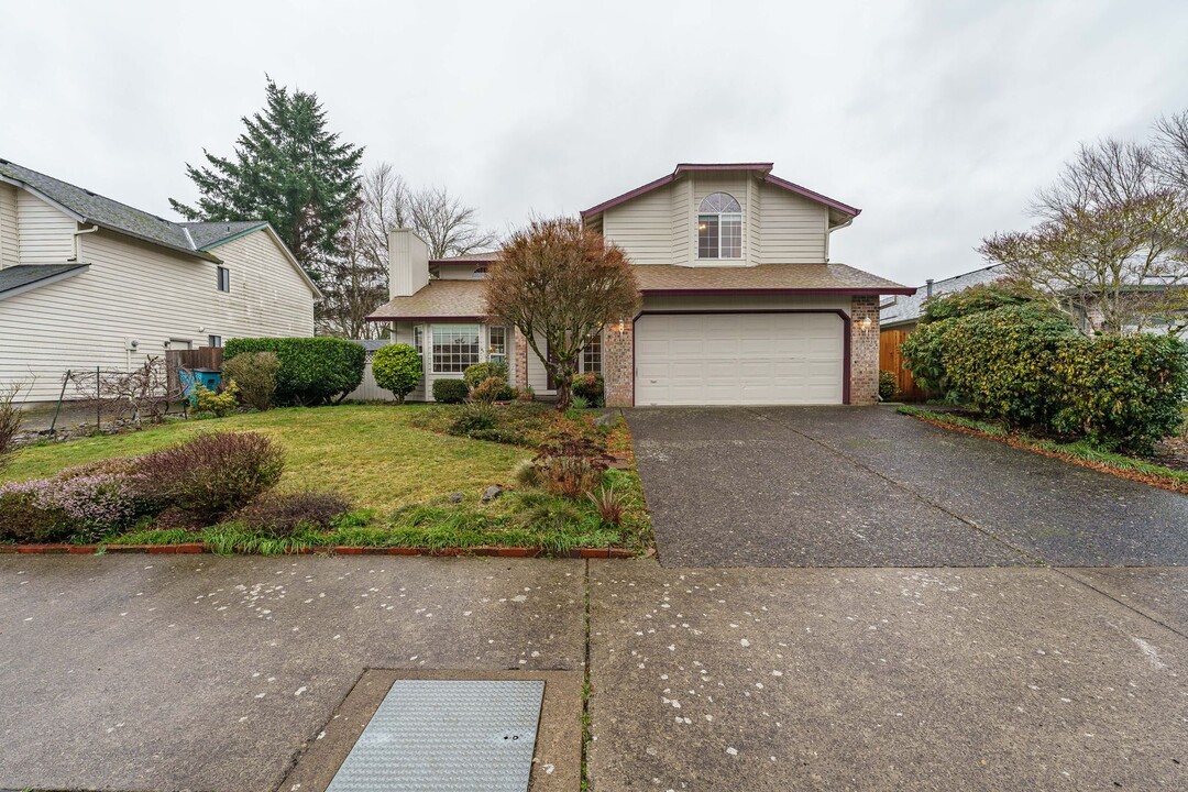 704 NE 159th Ct in Vancouver, WA - Building Photo