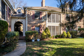 Weybridge Condominiums in Wall Township, NJ - Building Photo - Building Photo