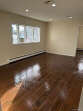 161 Merrill St in Brentwood, NY - Building Photo - Building Photo