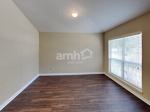 2106 Alfa Romeo Dr in Jacksonville, FL - Building Photo - Building Photo