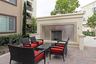 Anton Legacy in Tustin, CA - Foto de edificio - Building Photo