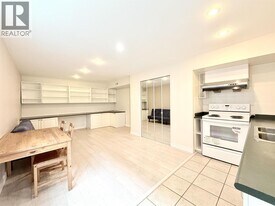 7760 Decourcy Crescent in Richmond, BC - Building Photo