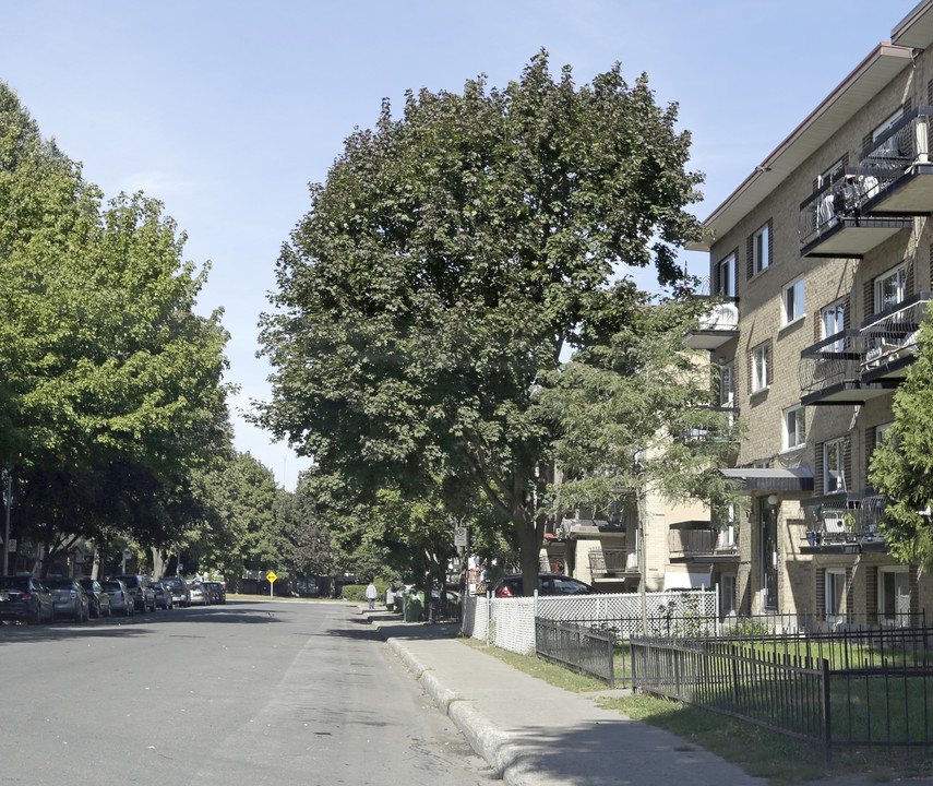 12439 Allard in Montréal, QC - Building Photo