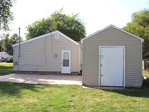208 6th St in Colona, IL - Building Photo - Building Photo