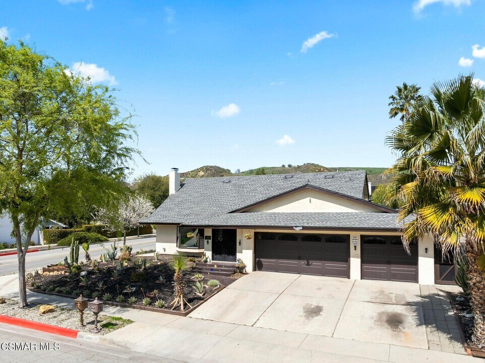 26969 Helmond Dr in Agoura Hills, CA - Building Photo
