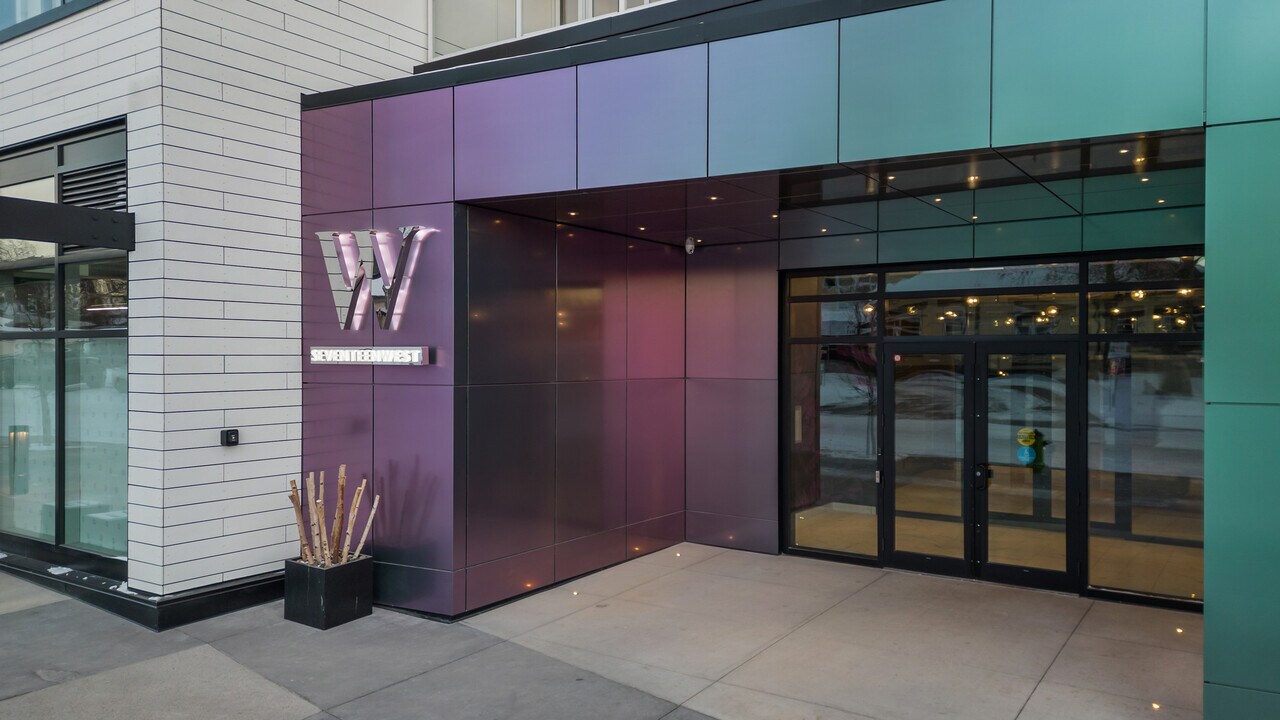 1750 29 St SW in Calgary, AB - Building Photo