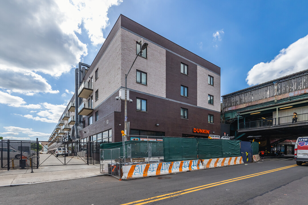 10860 Roosevelt Ave in Corona, NY - Building Photo