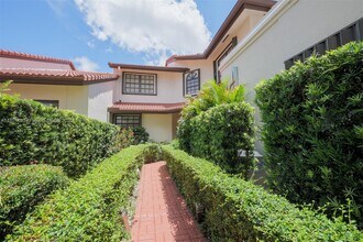 9318 NW 50th Doral Cir S in Doral, FL - Building Photo - Building Photo