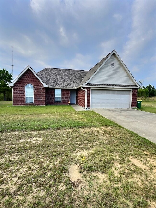 2309 Paula Cir in Ocean Springs, MS - Building Photo - Building Photo