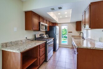 6878 Navajo Rd in San Diego, CA - Building Photo - Building Photo