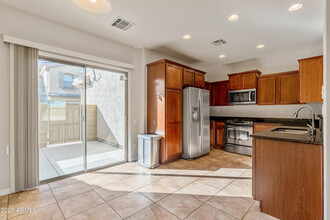 3983 E Cat Balue Dr in Phoenix, AZ - Foto de edificio - Building Photo