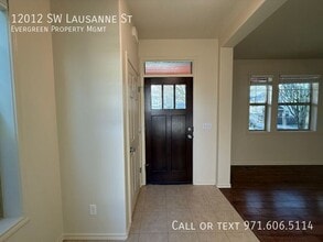 12012 SW Lausanne St in Wilsonville, OR - Building Photo - Building Photo