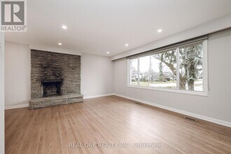 116 Castlegrove Blvd in Toronto, ON - Building Photo - Building Photo