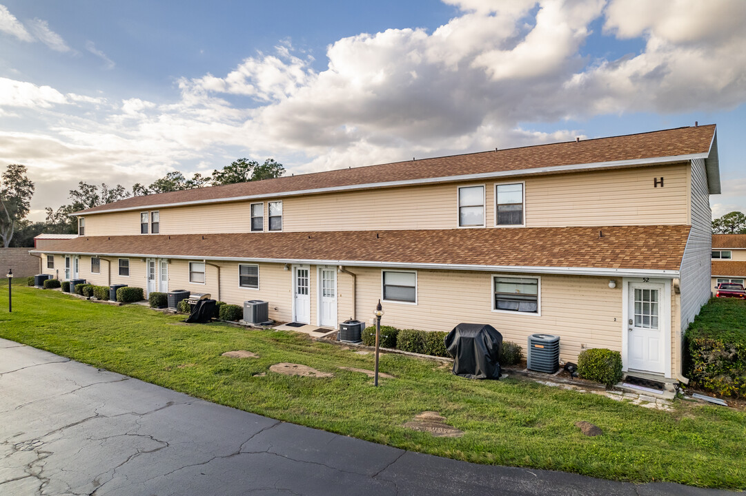 Loch Harbour Village in Summerfield, FL - Building Photo