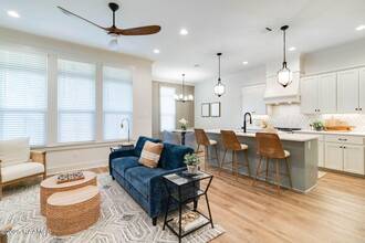 106 Modera Pl in Youngsville, LA - Building Photo - Building Photo