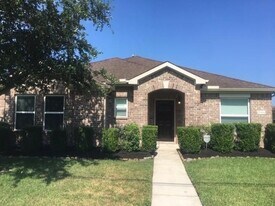 2016 Leisure Ln in League City, TX - Building Photo