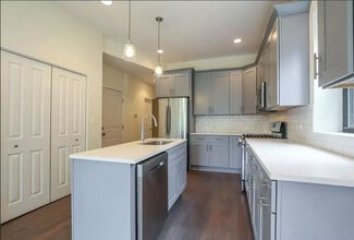 2852 W Shakespeare Ave in Chicago, IL - Building Photo - Building Photo