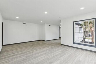 3737 Bilglade Rd in Fort Worth, TX - Building Photo - Building Photo