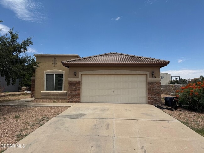 613 Valley Plum Ave in El Paso, TX - Building Photo - Building Photo