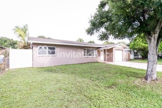 7060 52nd Way N in Pinellas Park, FL - Building Photo - Building Photo