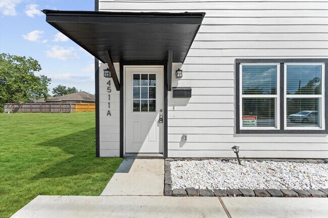 4511 Reed Rd in Houston, TX - Building Photo - Building Photo