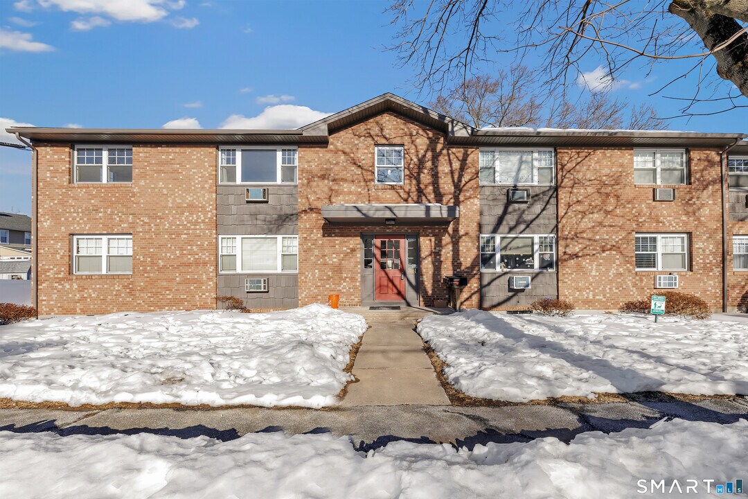 100 Silliman St in Fairfield, CT - Foto de edificio