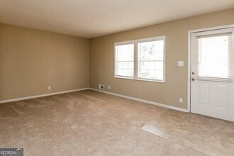 5272 Norman Blvd in Atlanta, GA - Building Photo - Building Photo