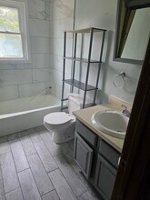 130 Hilliard St in Manchester, CT - Building Photo - Building Photo