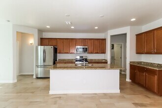 12205 W Hide Trail in Peoria, AZ - Building Photo - Building Photo