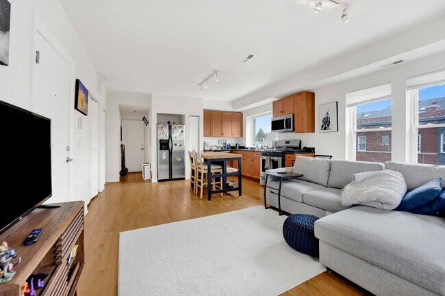 3501 N Racine Ave in Chicago, IL - Building Photo - Building Photo