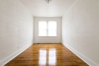 7201 S Calumet Ave 345-59 E 72nd St Chicago, IL 60619 in Chicago, IL - Building Photo - Building Photo