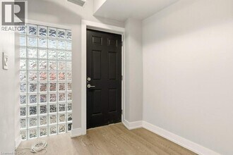 1012 King St E in Hamilton, ON - Building Photo - Building Photo