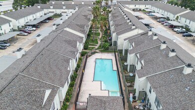 8713 Village of Fondren in Houston, TX - Building Photo - Building Photo