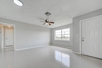 9709 Fairland Dr in Houston, TX - Building Photo - Building Photo