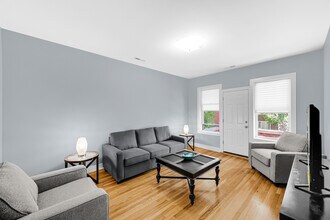 6022 S Eberhart Ave in Chicago, IL - Building Photo - Building Photo
