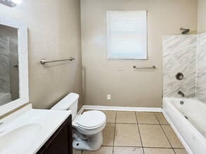 1228 S Genois St in New Orleans, LA - Foto de edificio - Building Photo
