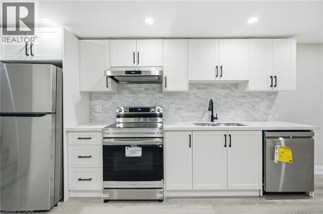 489 Cannon St E in Hamilton, ON - Building Photo - Building Photo