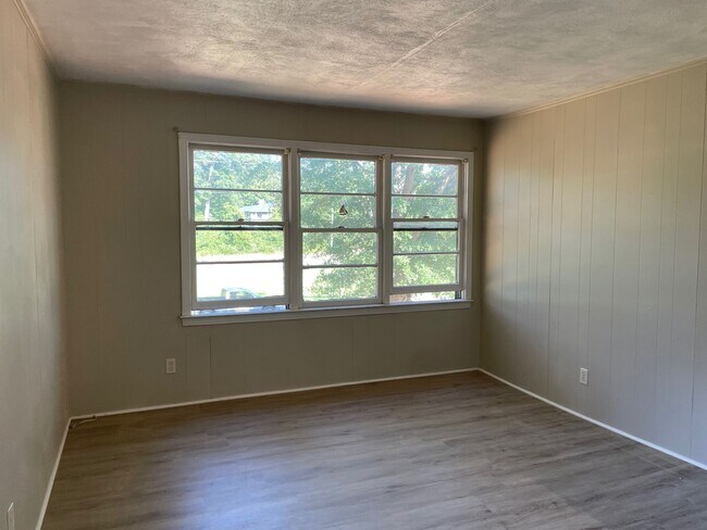 310 S Wadesboro Blvd-Unit -310 S. WADESBORO BLVD APT #12 in Mount Gilead, NC - Building Photo - Building Photo